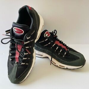 Nike Air Max 95 Essential Anthracite Black Team Red Maroon DQ3982-001 10.5 Men